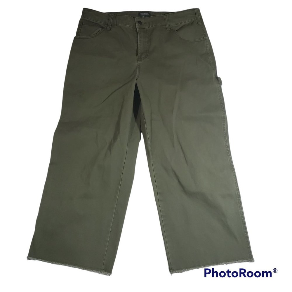 Wild Fable| Army Green Cut Off Cargo Pants| Size 12